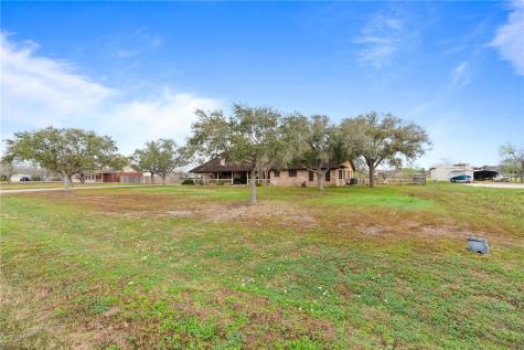 3742 W Barber Robstown TX 78380