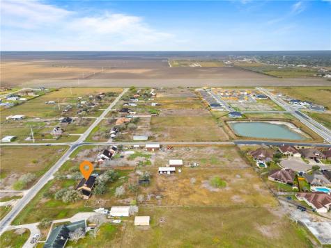 3742 W Barber Robstown TX 78380