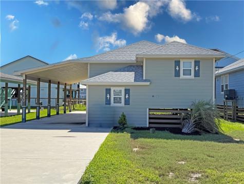 1020 S Live Oak Street Rockport TX 78382