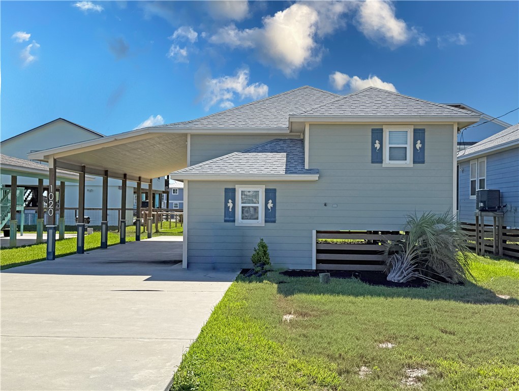 1020 S Live Oak Street Rockport TX 78382