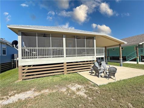 1020 S Live Oak Street Rockport TX 78382