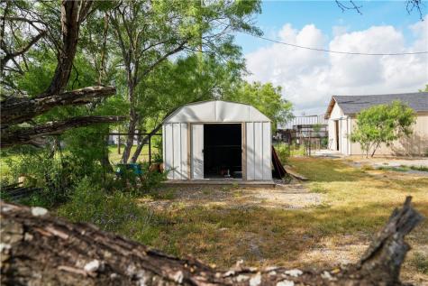 132 Quail Run Calliham TX 78007