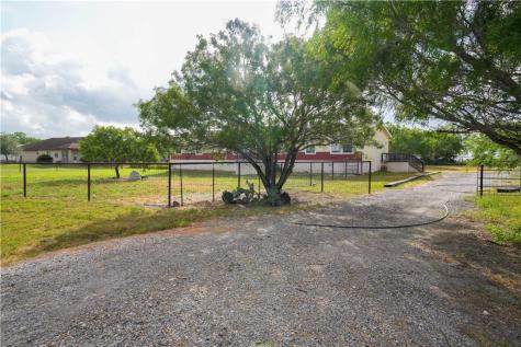 132 Quail Run Calliham TX 78007