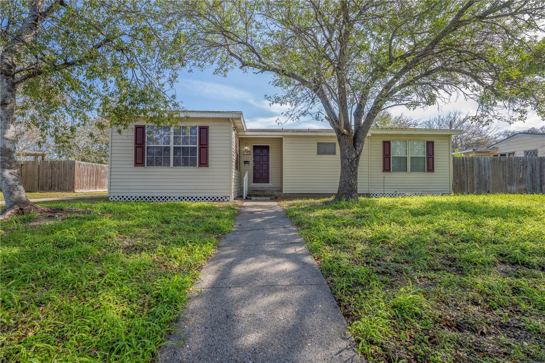 1424 Annapolis Drive Corpus Christi TX 78415