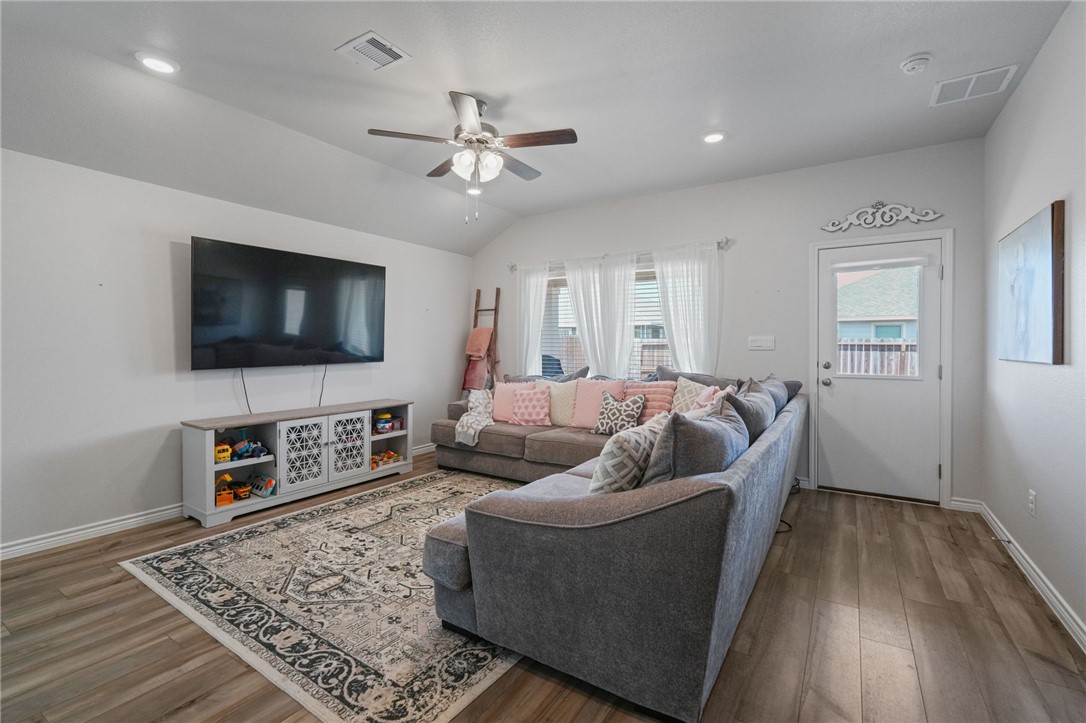 1902 Whirlaway Drive Corpus Christi TX 78417