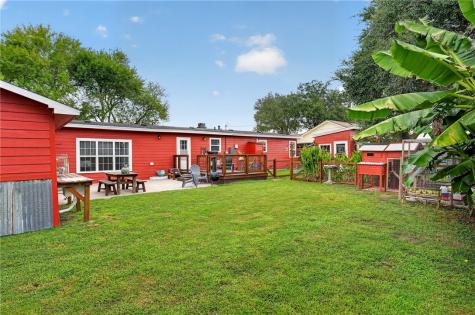 1100 Wood Avenue Woodsboro TX 78393
