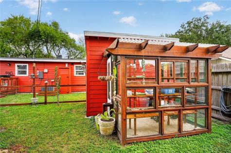 1100 Wood Avenue Woodsboro TX 78393