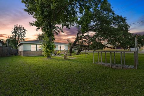 504 S 9th Street Aransas Pass TX 78336