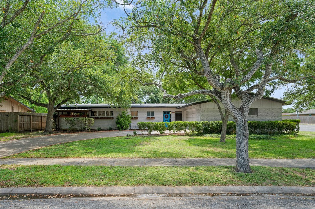 457 Dolphin Place Corpus Christi TX 78411
