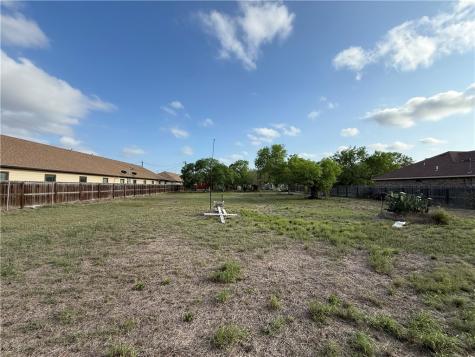 227 1/2 W Corral Avenue Kingsville TX 78363