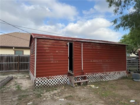 227 1/2 W Corral Avenue Kingsville TX 78363