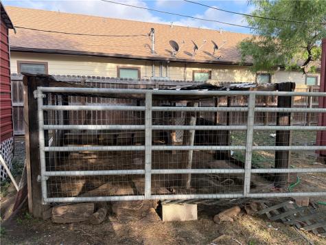 227 1/2 W Corral Avenue Kingsville TX 78363