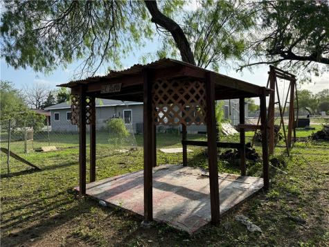 227 1/2 W Corral Avenue Kingsville TX 78363