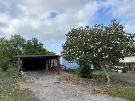 227 1/2 W Corral Avenue Kingsville TX 78363