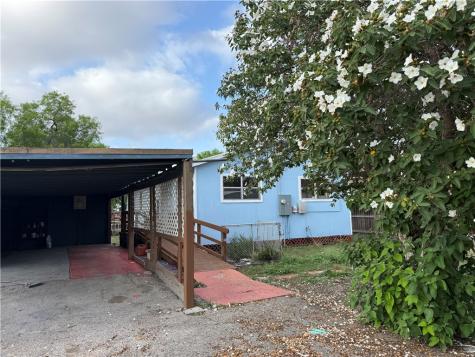 227 1/2 W Corral Avenue Kingsville TX 78363
