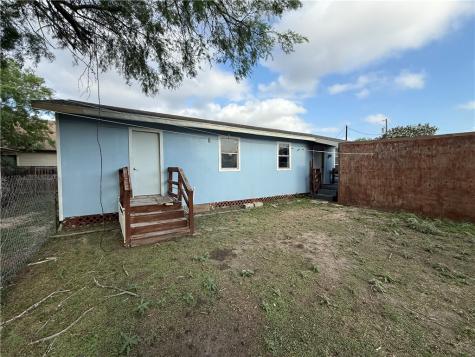 227 1/2 W Corral Avenue Kingsville TX 78363
