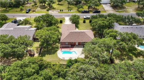 829 Redwood Avenue Rockport TX 78382