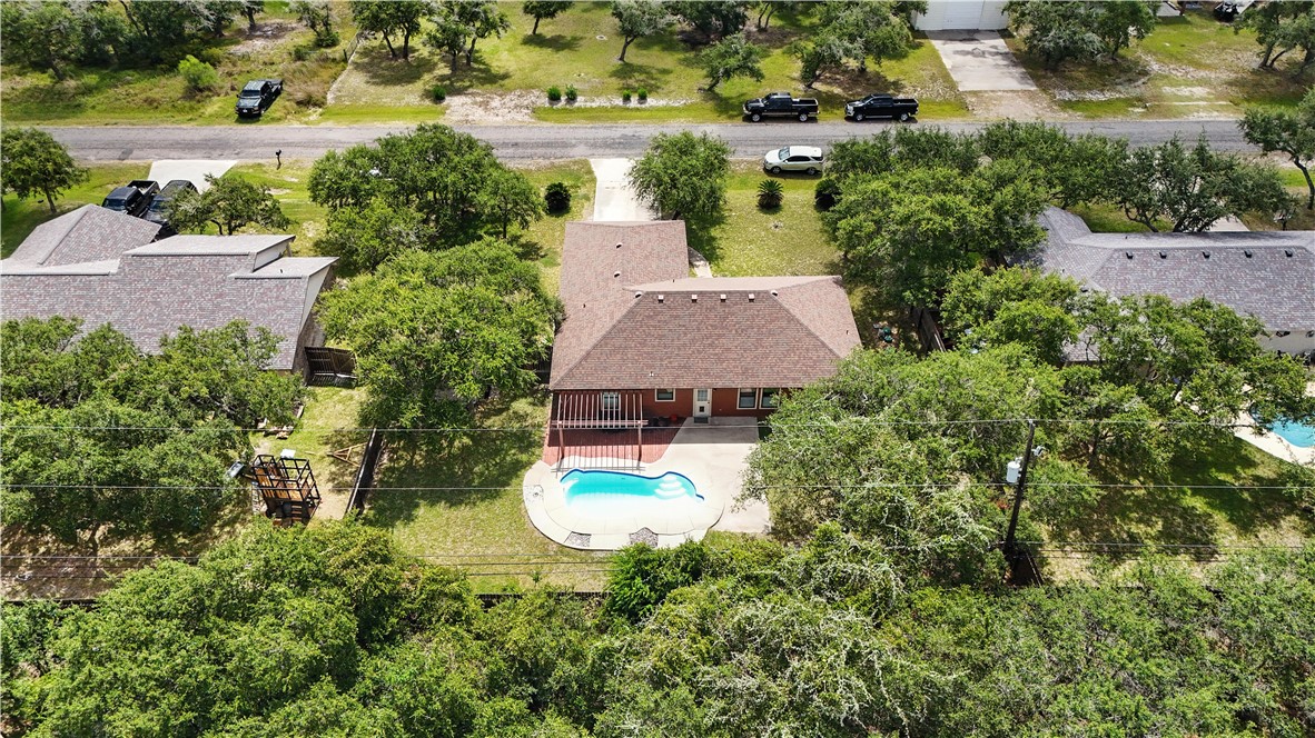 829 Redwood Avenue Rockport TX 78382