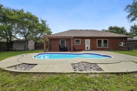 829 Redwood Avenue Rockport TX 78382