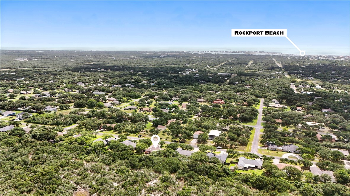 829 Redwood Avenue Rockport TX 78382
