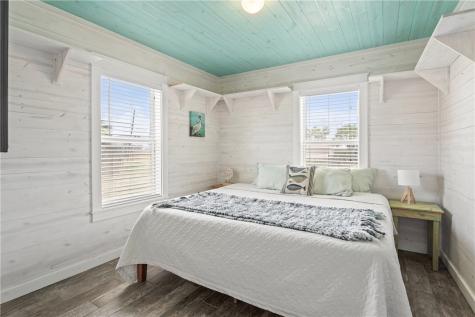 615 Summer Place Port Aransas TX 78373
