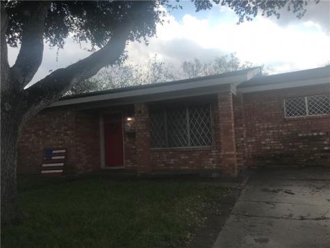 702 Gibson Drive Alice TX 78332