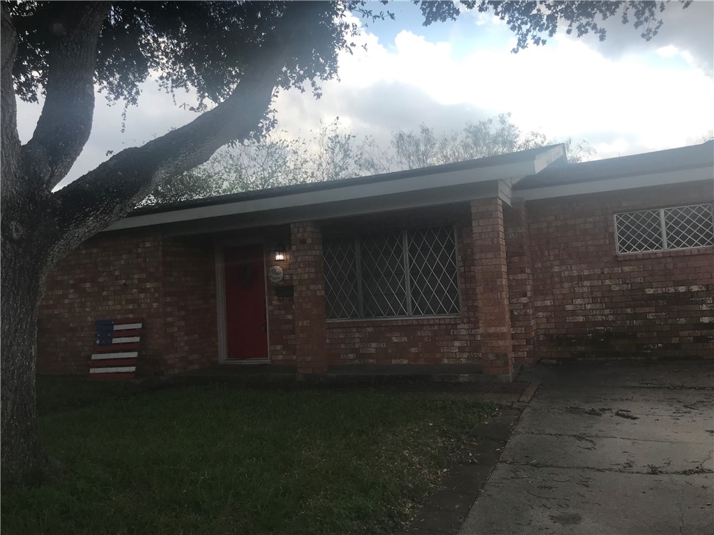 702 Gibson Drive Alice TX 78332