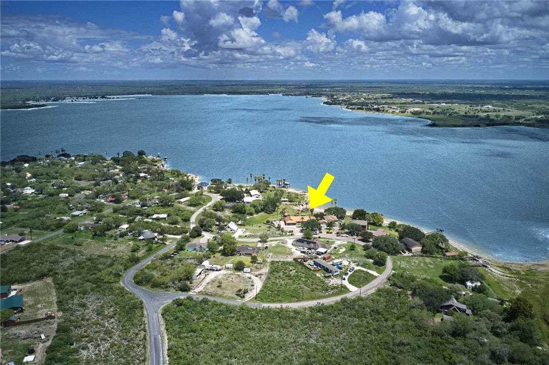 105 Knoll Trai Sandia TX 78383