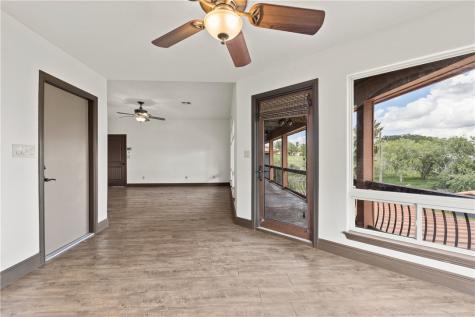 105 Knoll Trai Sandia TX 78383