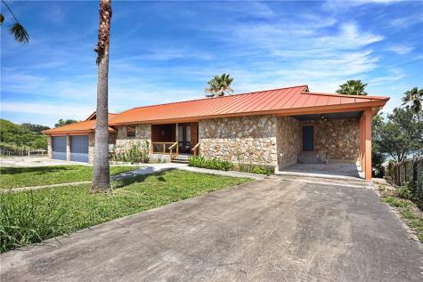 105 Knoll Trai Sandia TX 78383