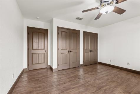 105 Knoll Trai Sandia TX 78383