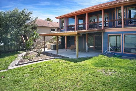 105 Knoll Trai Sandia TX 78383