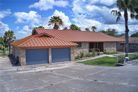 105 Knoll Trai Sandia TX 78383