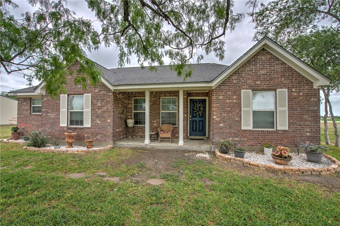 202 Voekel Avenue Orange Grove TX 78372