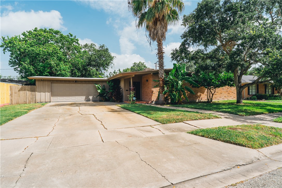 606 Dolphin Place Corpus Christi TX 78411
