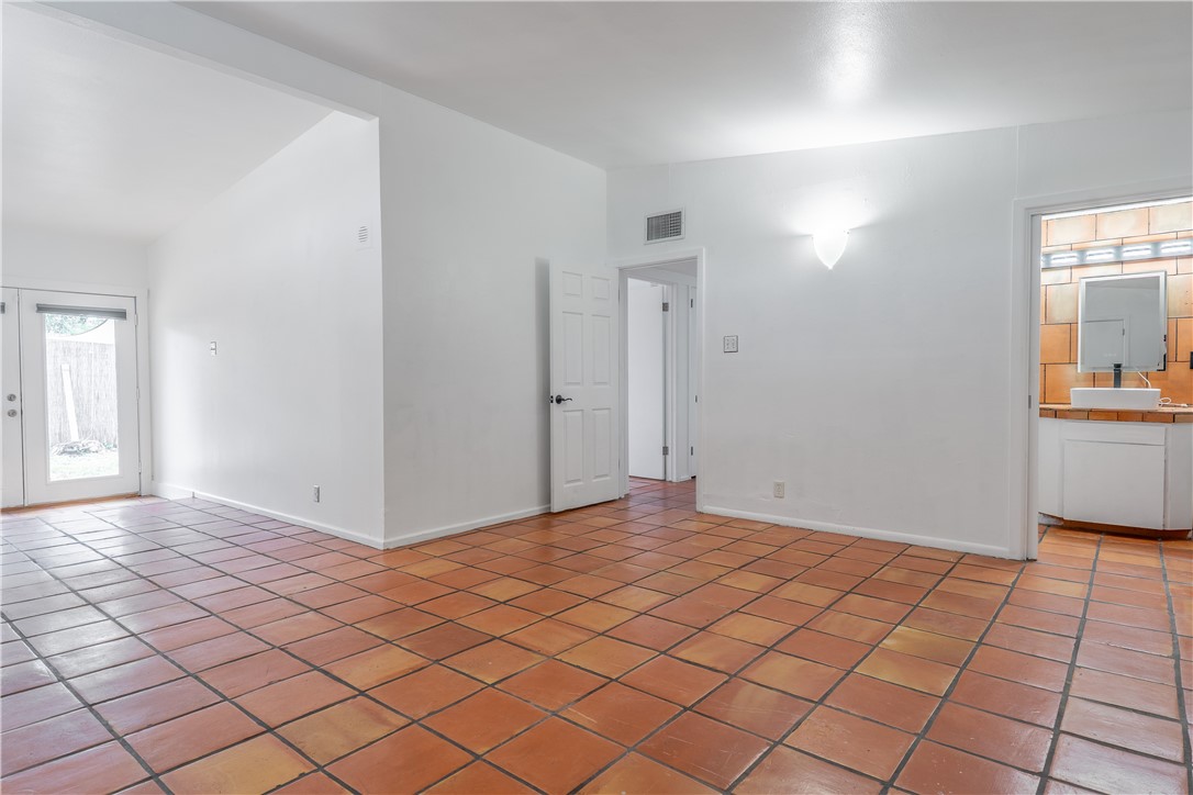 606 Dolphin Place Corpus Christi TX 78411