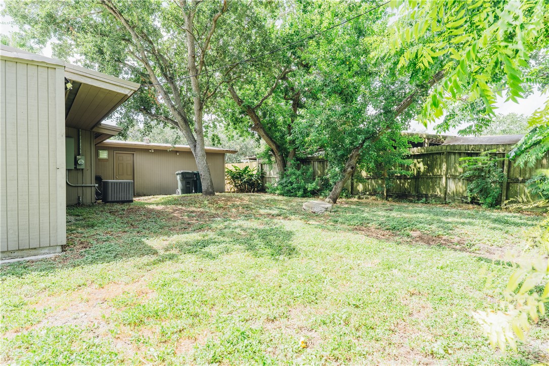 606 Dolphin Place Corpus Christi TX 78411