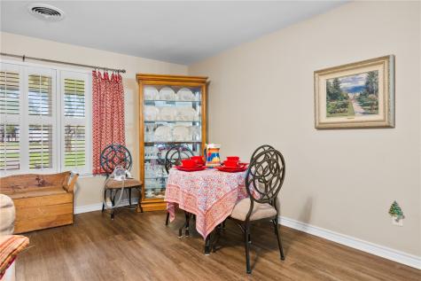 948 Oak Avenue Rockport TX 78382