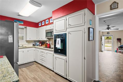 948 Oak Avenue Rockport TX 78382