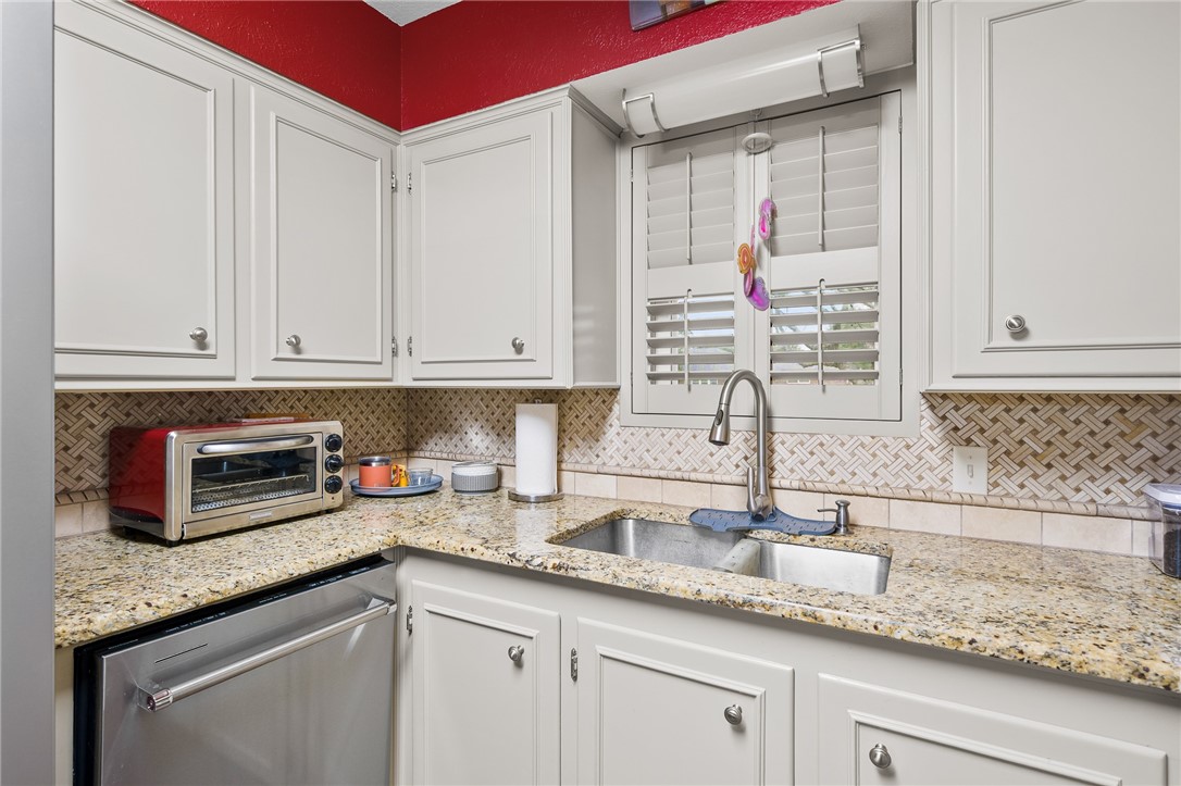 948 Oak Avenue Rockport TX 78382