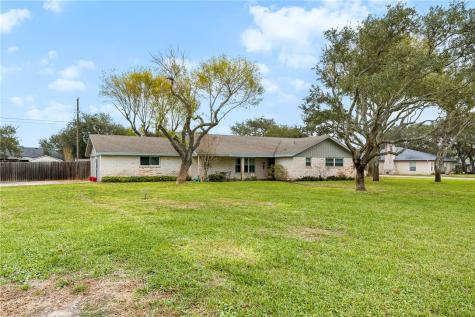 948 Oak Avenue Rockport TX 78382