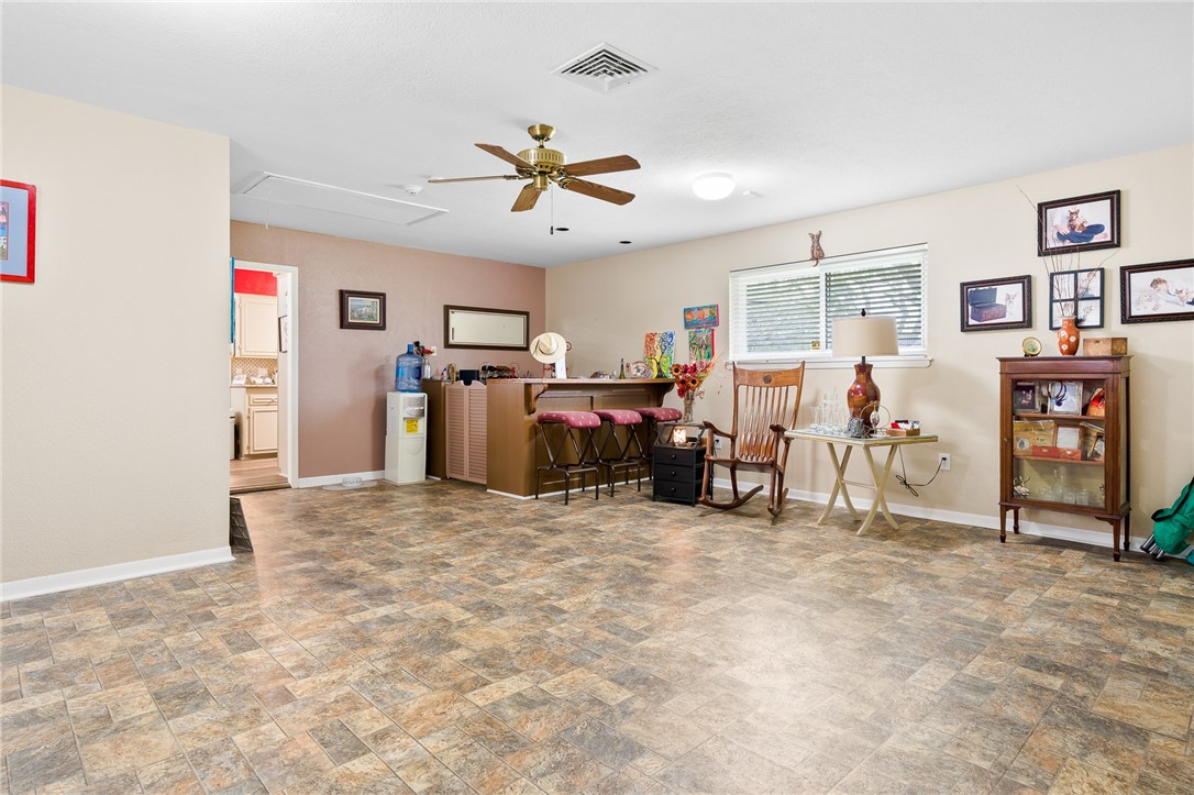 948 Oak Avenue Rockport TX 78382