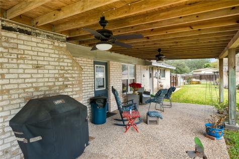 948 Oak Avenue Rockport TX 78382
