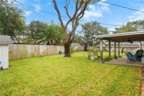 948 Oak Avenue Rockport TX 78382