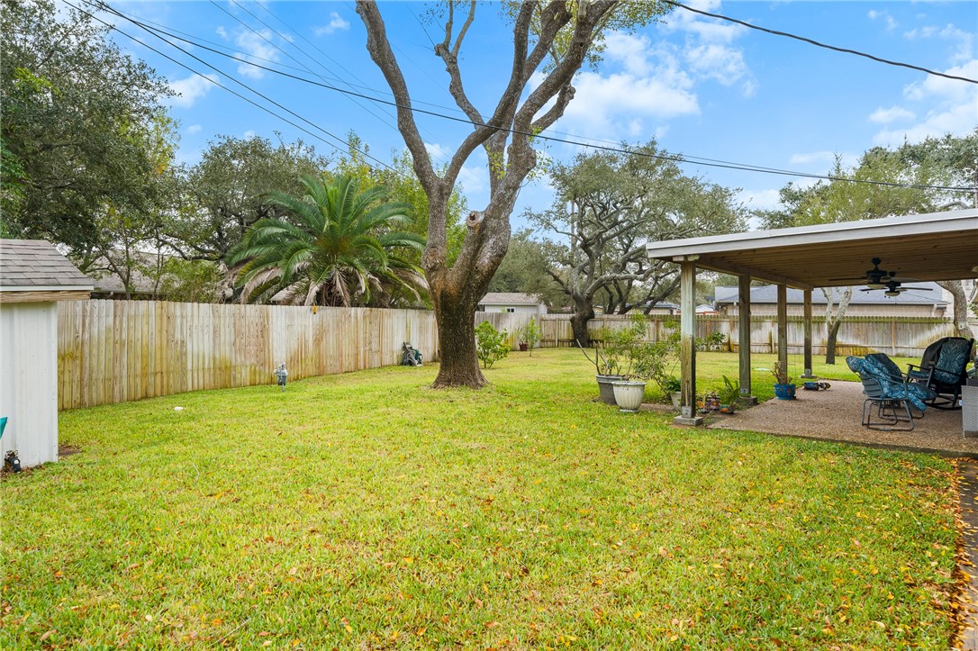 948 Oak Avenue Rockport TX 78382