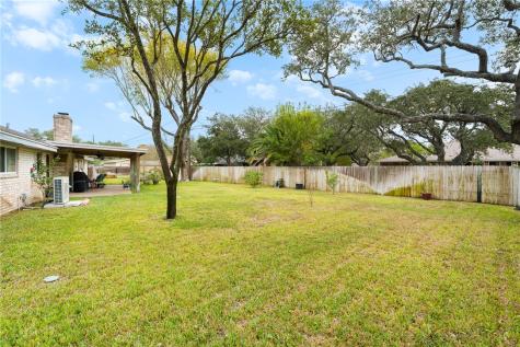 948 Oak Avenue Rockport TX 78382