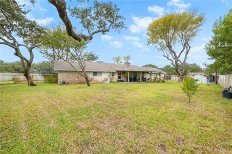 948 Oak Avenue Rockport TX 78382