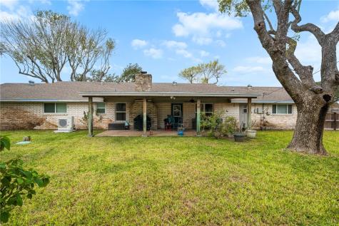 948 Oak Avenue Rockport TX 78382