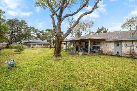 948 Oak Avenue Rockport TX 78382