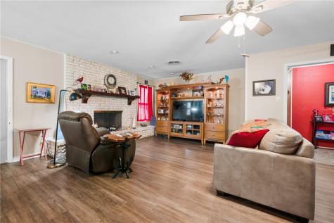 948 Oak Avenue Rockport TX 78382